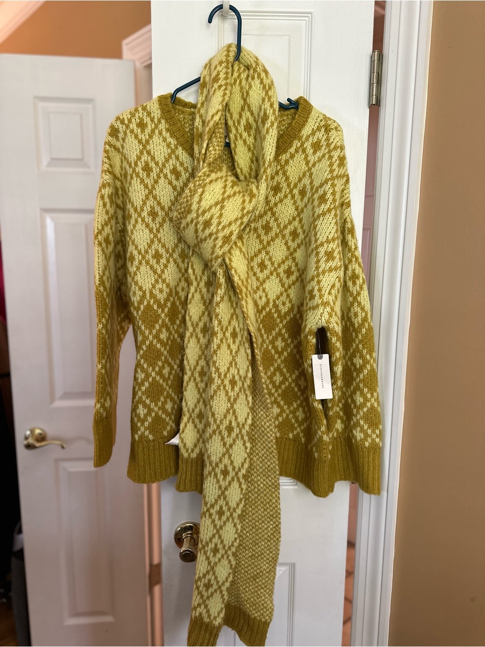 Anthropologie Crewneck Sweater and Matching Scarf - Picture 2 of 5